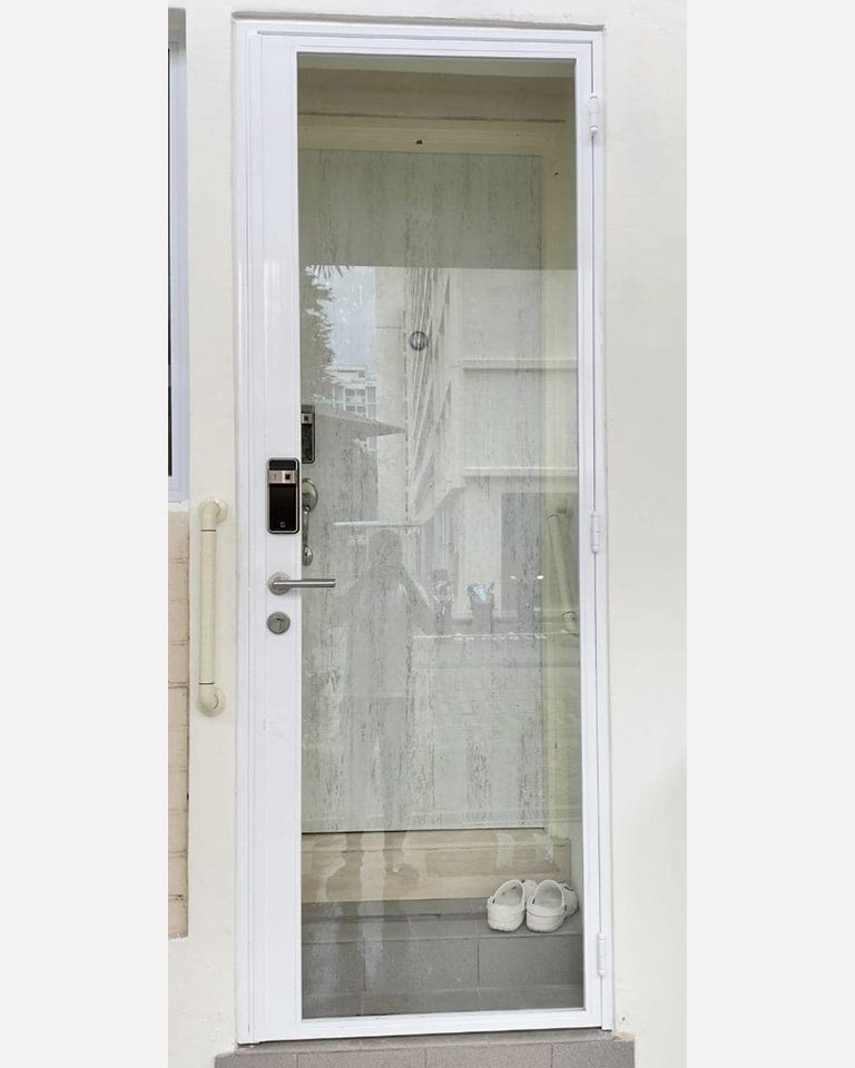 Designer HDB Glass Gate Version 2 – Purely Glass