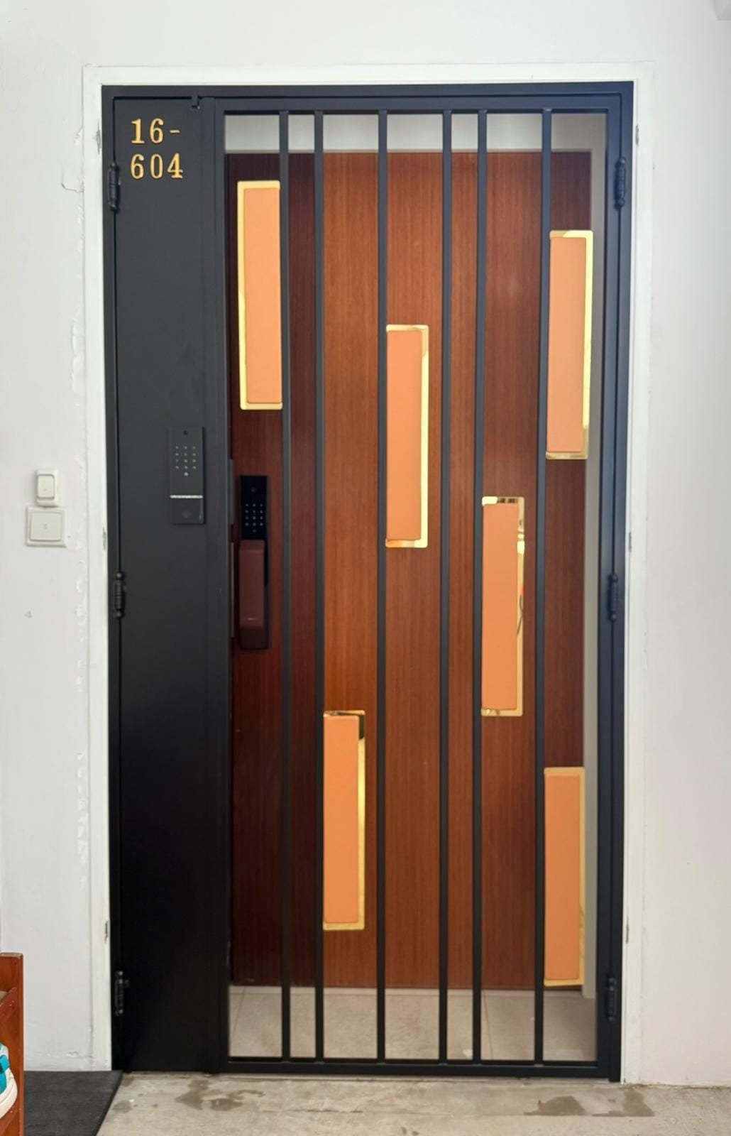 MyDigitalLock - Kato-2K-Gold-Leather-Gate-15