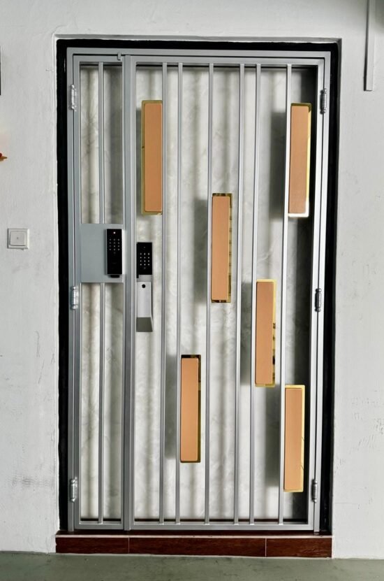 Kato Leather Gate with 2K Gold 3×7 Feet - Image 15