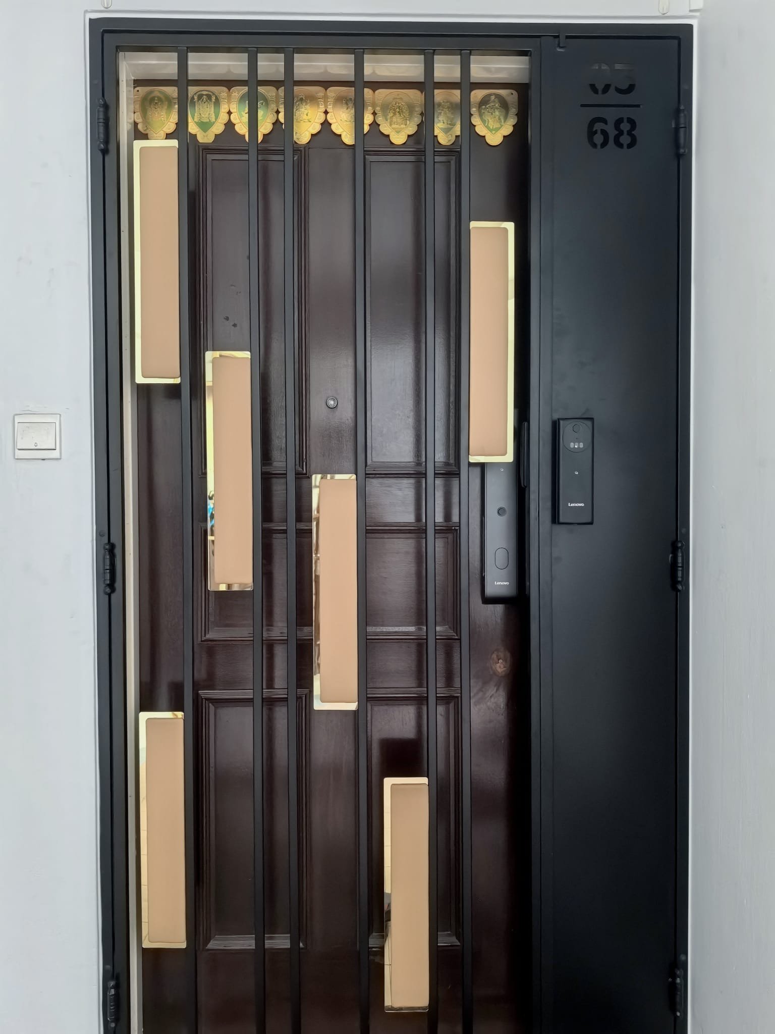 MyDigitalLock - kKato-2K-Gold-Leather-Gate-14