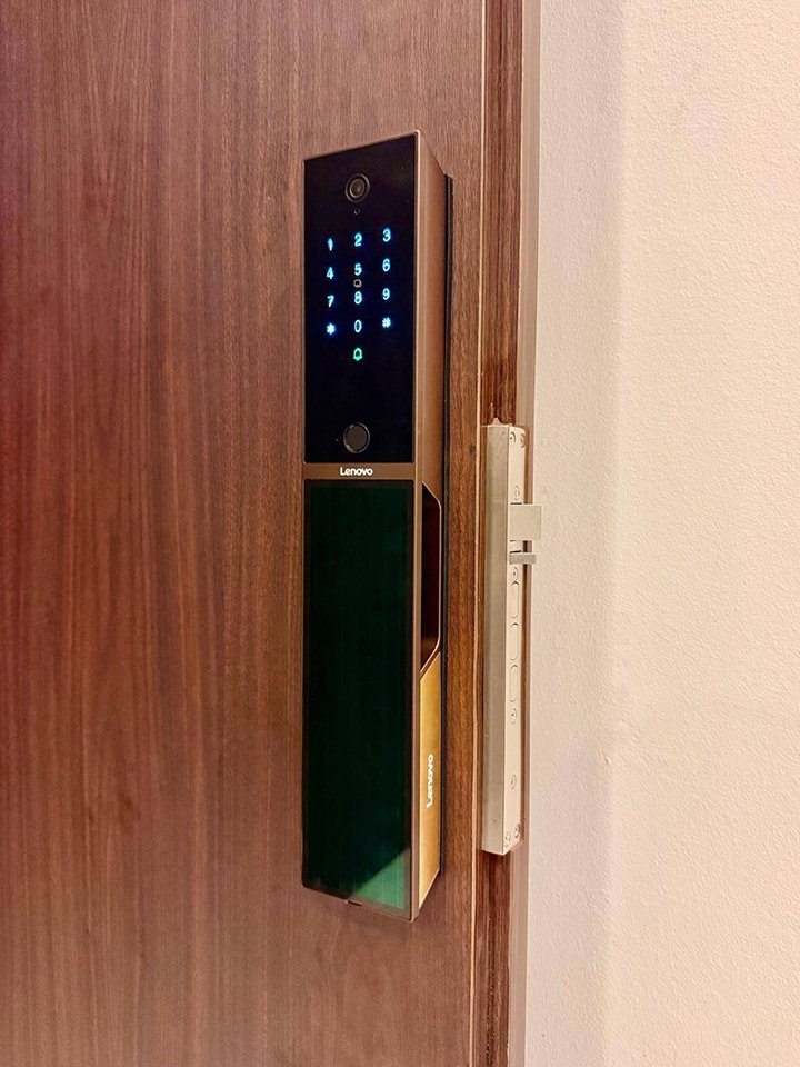 Lenovo-Solar-Digital-Door-Lock-The-Sun