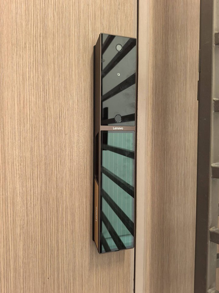 Lenovo-Solar-Digital-Lock-The-Sun