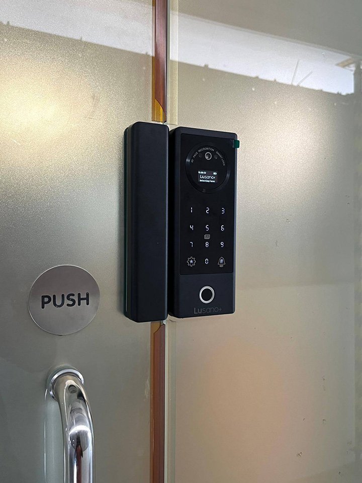 Lusano+ Glass Digital Lock Installation Lusano+ Glass Digital Lock Installation