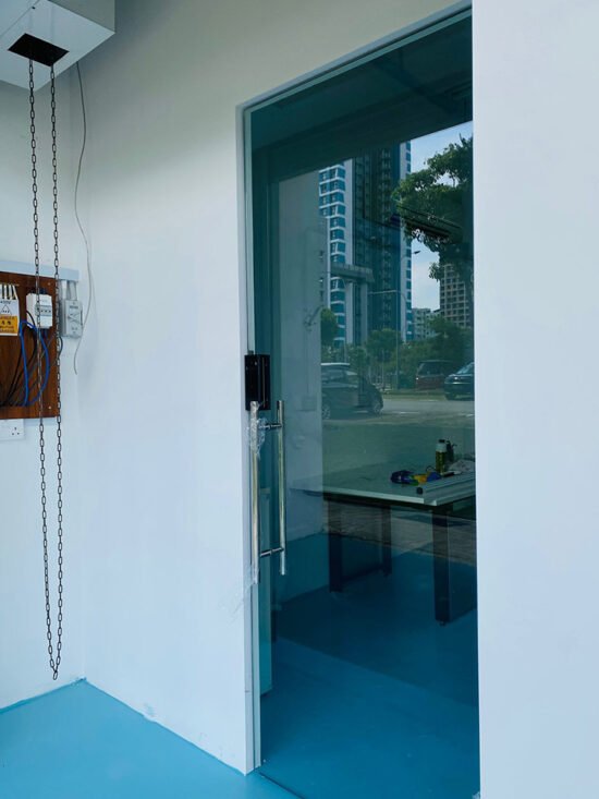 Lusano-Glass-Digital-Lock-Single-Leaf-Glass-Door-Installatio