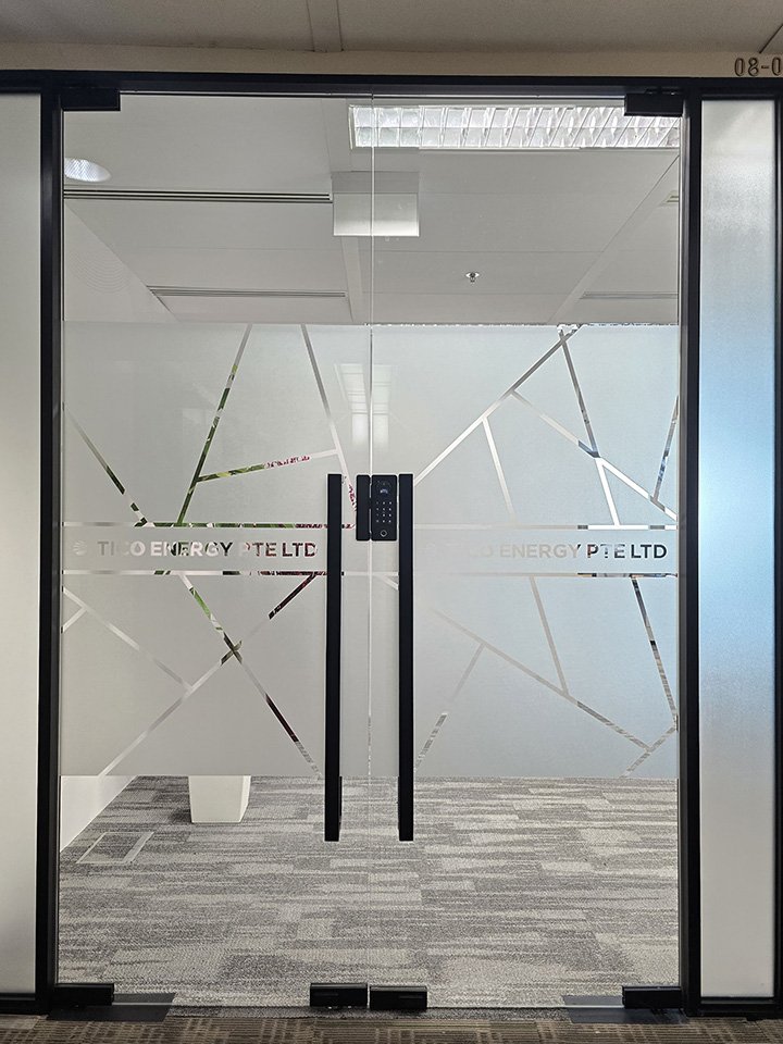 Lusano-Glass-Digital-Lock-With-Tuya-Wi-Fi-5G-Installation-1