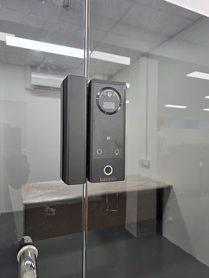 Lusano-Glass-Digital-Lock-With-Tuya-Wi-Fi-5G-Installation-3