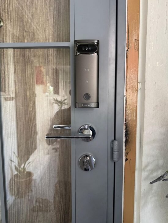 MyDigitalLock-Installed-onto-Glass-Gate