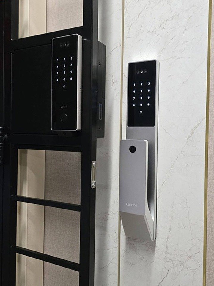 Lusano-Smart-Lock-Branded-Digital-Locks-with-Synchronized-Design-–-Timeless-Elegance-2-1