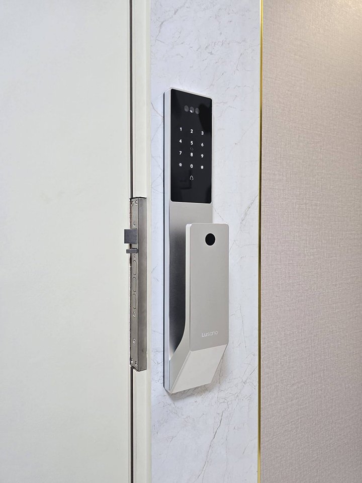 Lusano-Space-X-Smart-Door-Lock-Titanium-Cool-White Lusano-Space-X-Smart-Door-Lock-Titanium-Cool-White