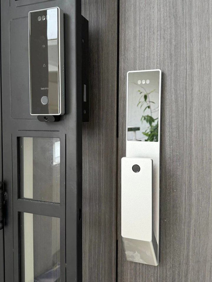 Lusano-Space-X-Smart-Door-Lock-Titanium-Cool-White