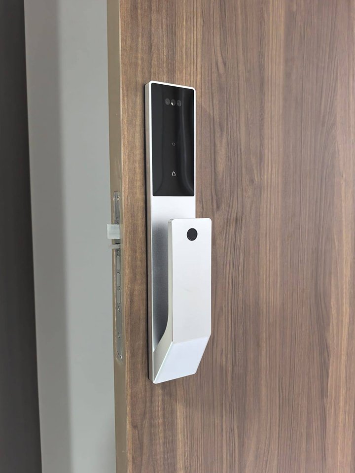 Lusano-Space-X-Smart-Door-Lock-Titanium-Cool-White