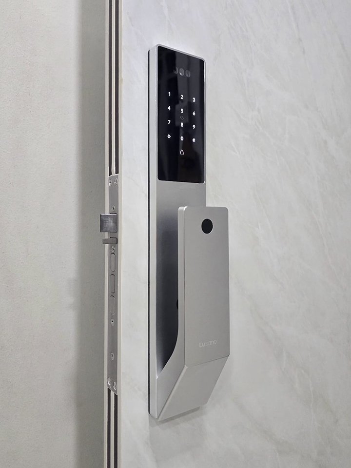 Lusano-Space-X-Smart-Door-Lock-Titanium-Cool-White