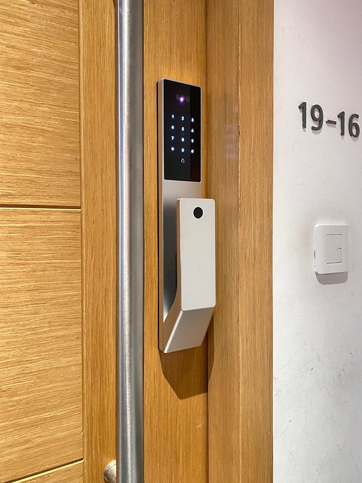Lusano-Space-X-Smart-Door-Lock-Titanium-Cool-White