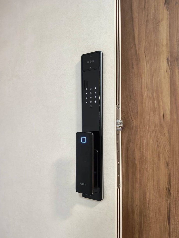Lusano-Ultra-Slim-Digital-Lock-Galaxy-Black
