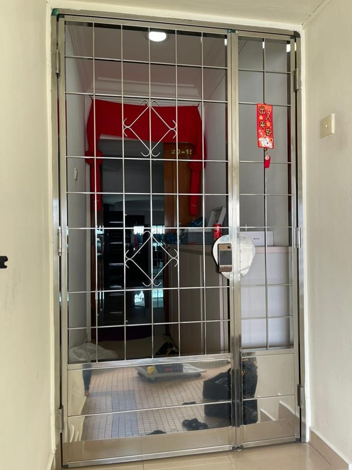 Stainless Steel Gate - Complex HDB Stainless Steel Gate Design Stainless Steel Gate - Complex HDB Stainless Steel Gate Design